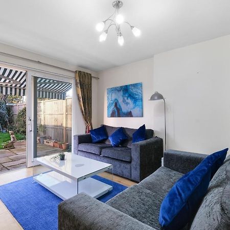 Staiforce 2 Bedroom House With Parking Maidenhead Exterior photo