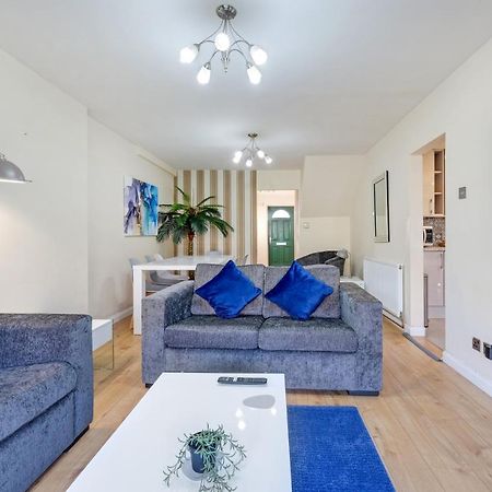 Staiforce 2 Bedroom House With Parking Maidenhead Exterior photo