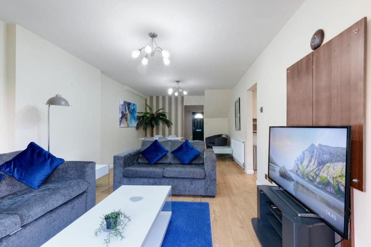 Staiforce 2 Bedroom House With Parking Maidenhead Exterior photo