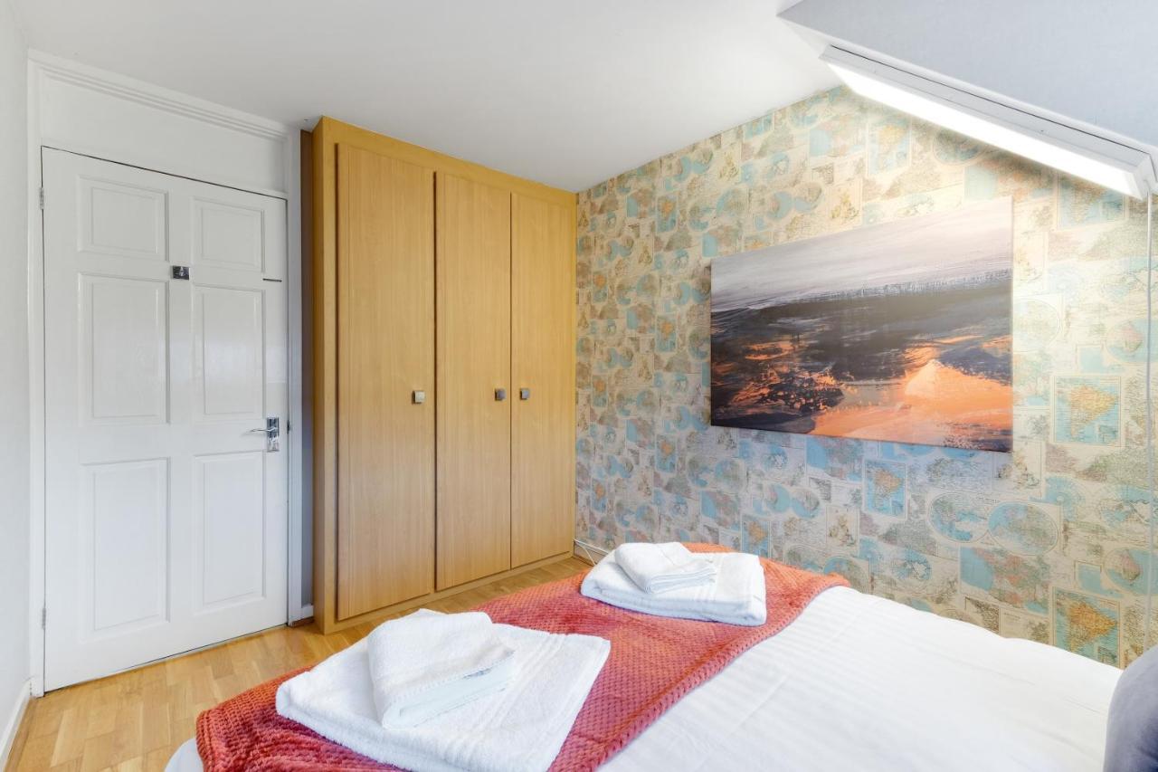 Staiforce 2 Bedroom House With Parking Maidenhead Exterior photo