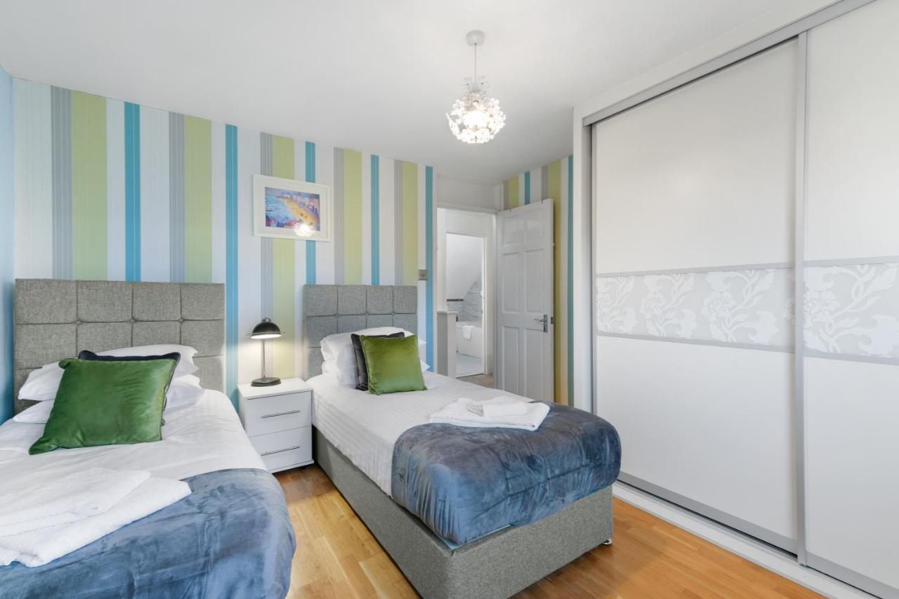Staiforce 2 Bedroom House With Parking Maidenhead Exterior photo