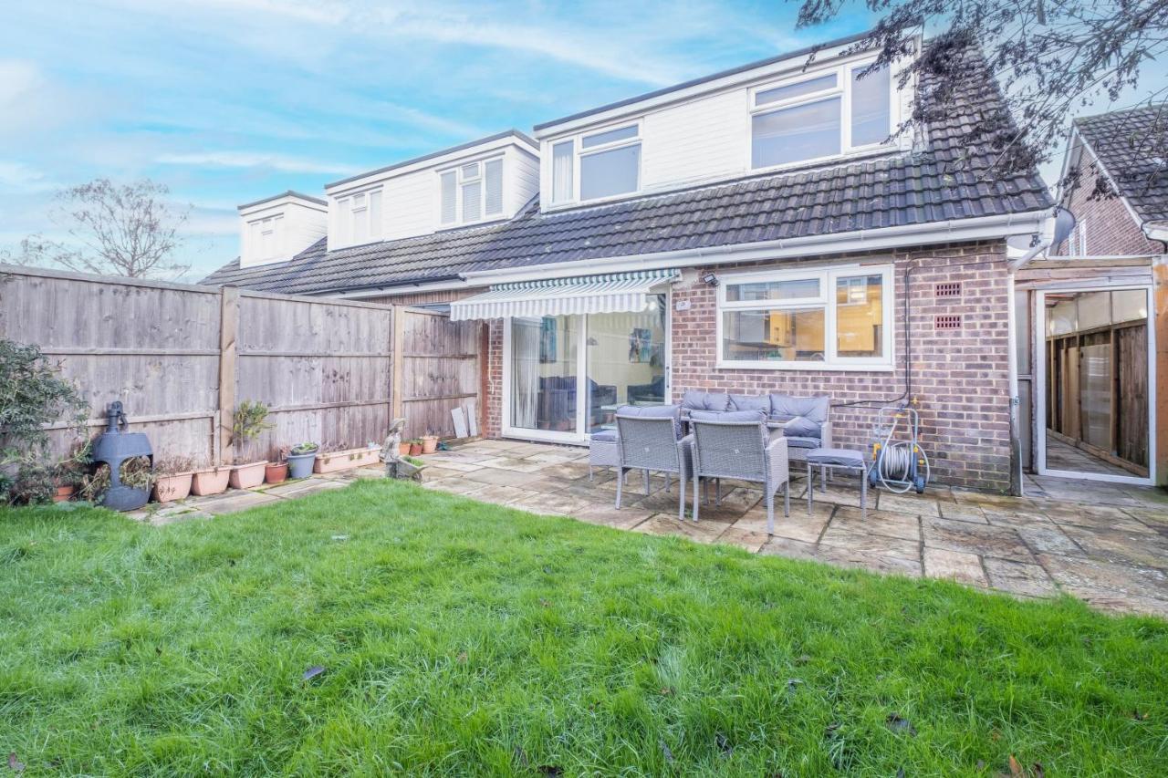 Staiforce 2 Bedroom House With Parking Maidenhead Exterior photo