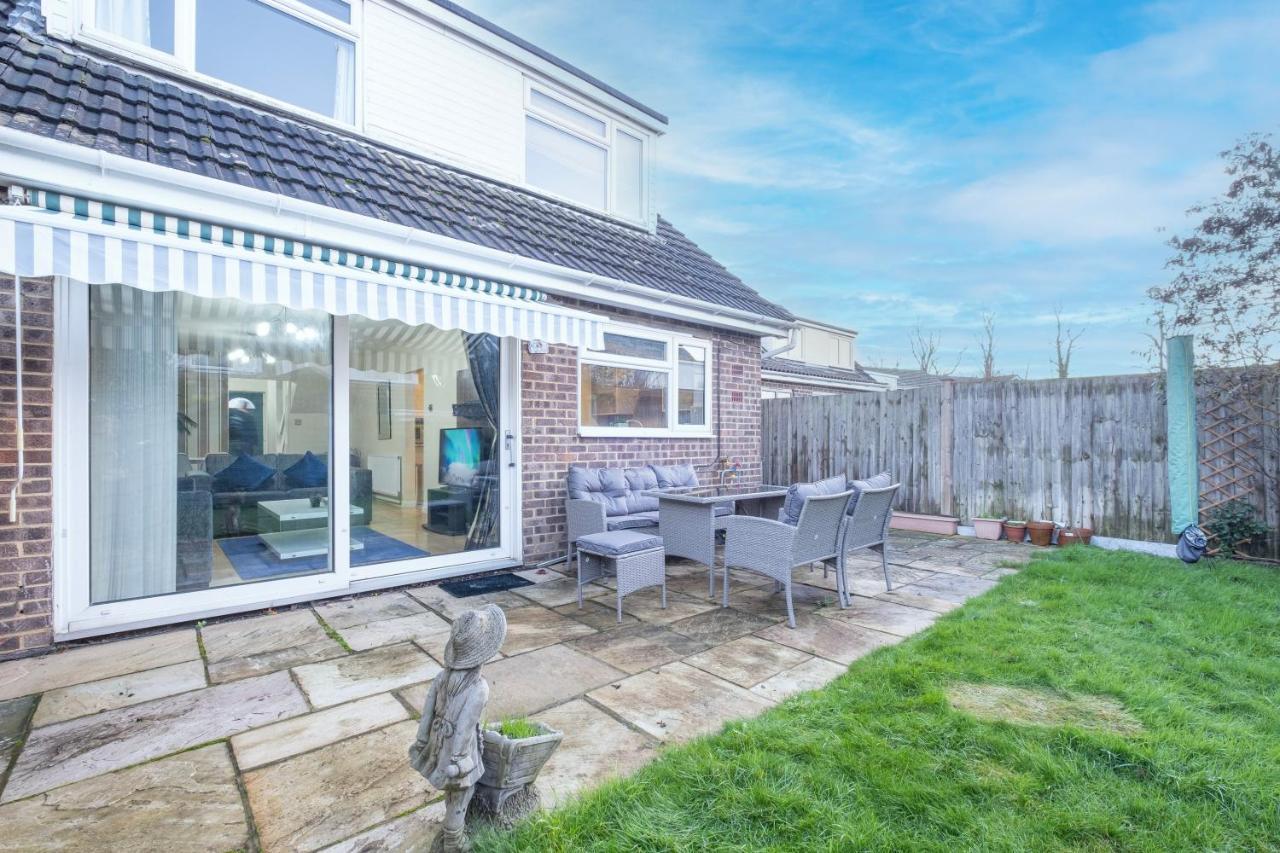 Staiforce 2 Bedroom House With Parking Maidenhead Exterior photo