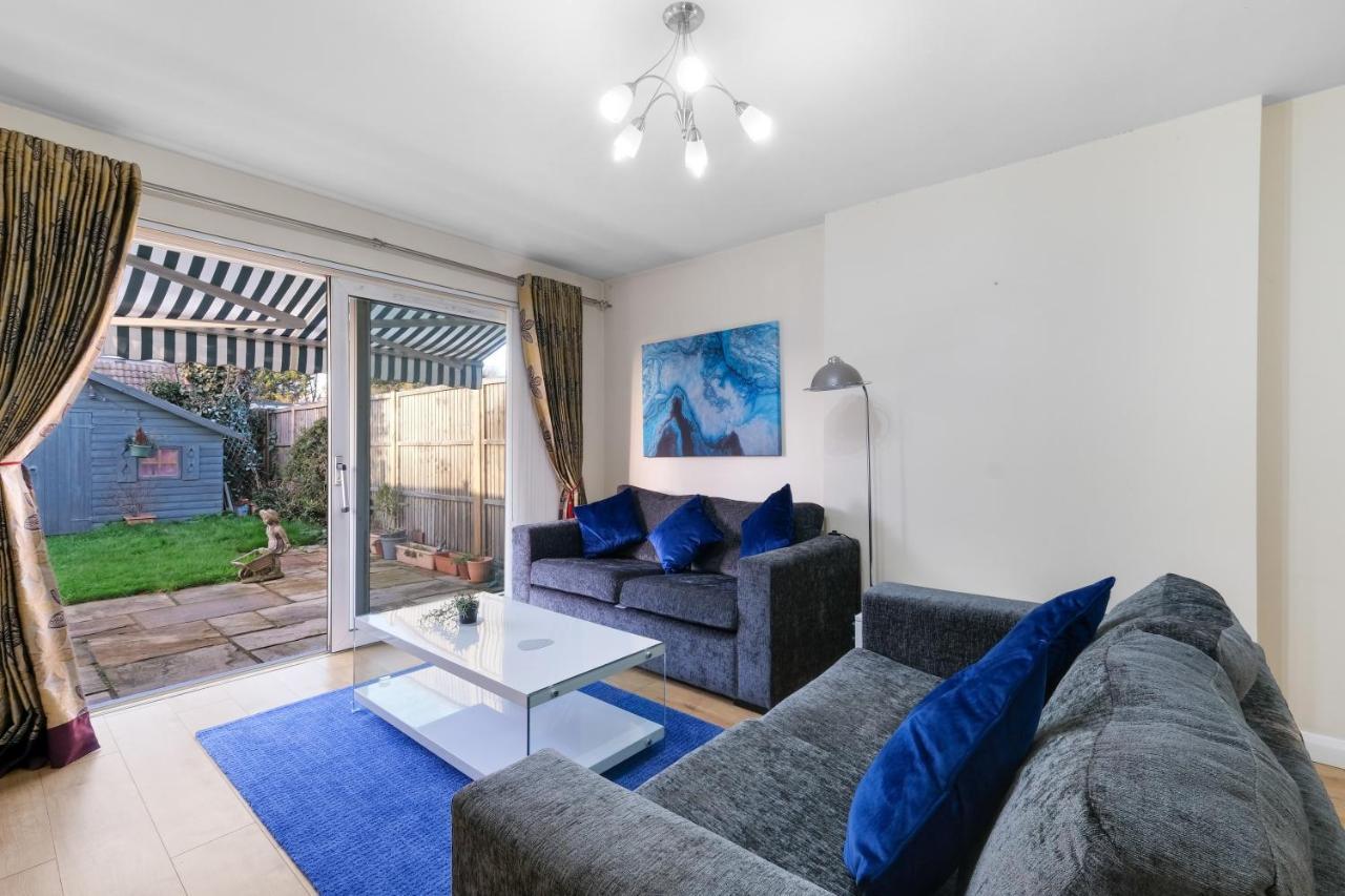 Staiforce 2 Bedroom House With Parking Maidenhead Exterior photo