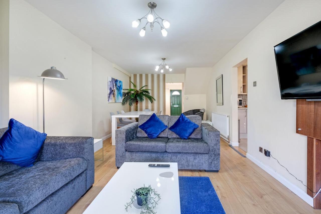 Staiforce 2 Bedroom House With Parking Maidenhead Exterior photo